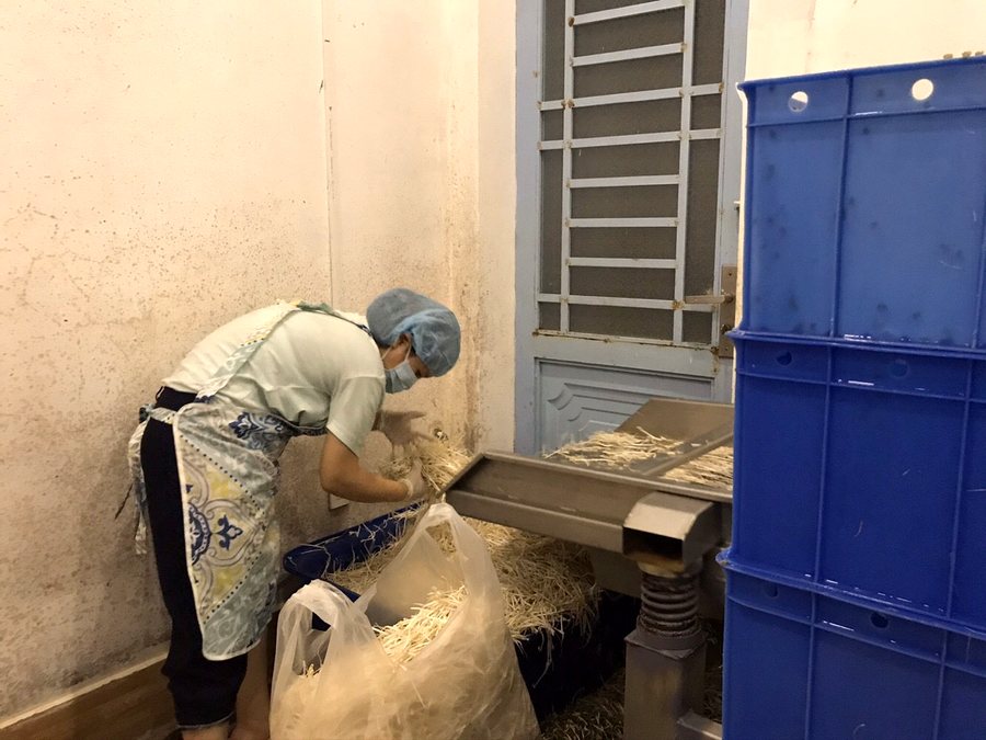 Đóng gói và dán nhãn